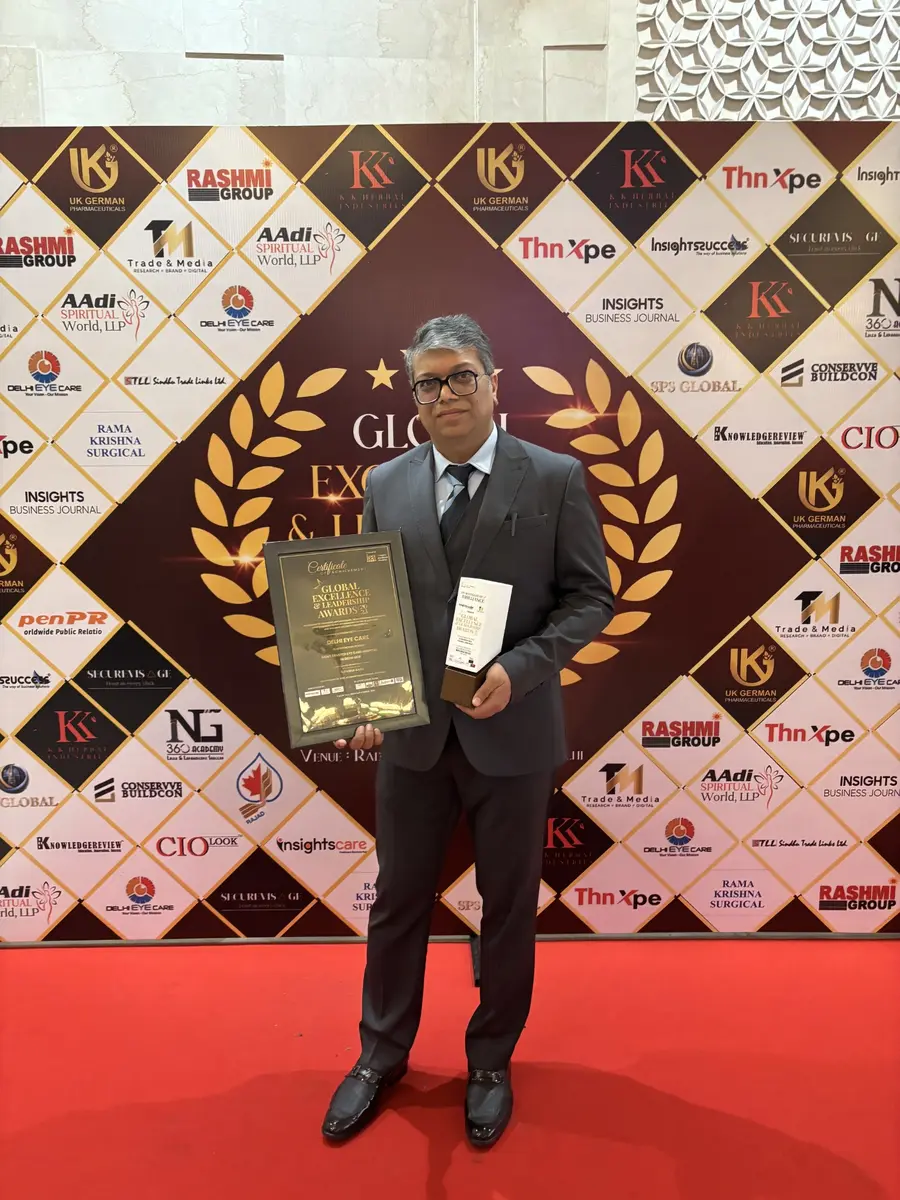 Dr. Shashank Rai Gupta with the Most Trusted Eye Hospital recognition