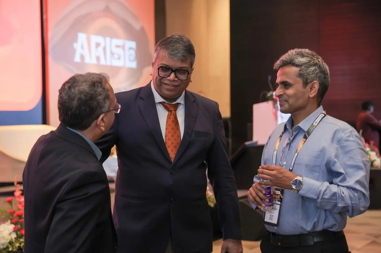 Dr. Shashank Rai Gupta interacting with national and international retina faculty